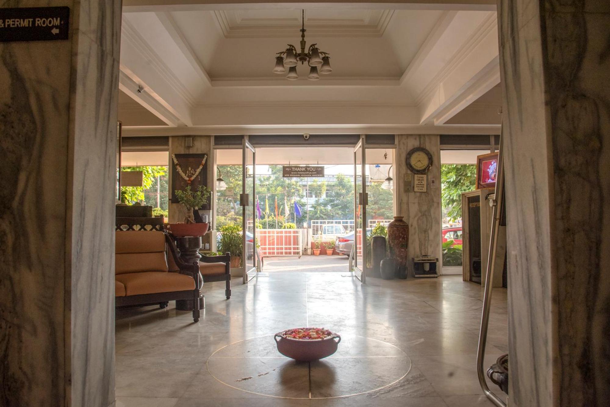 Hotel Ayodhya Kolhapur Extérieur photo