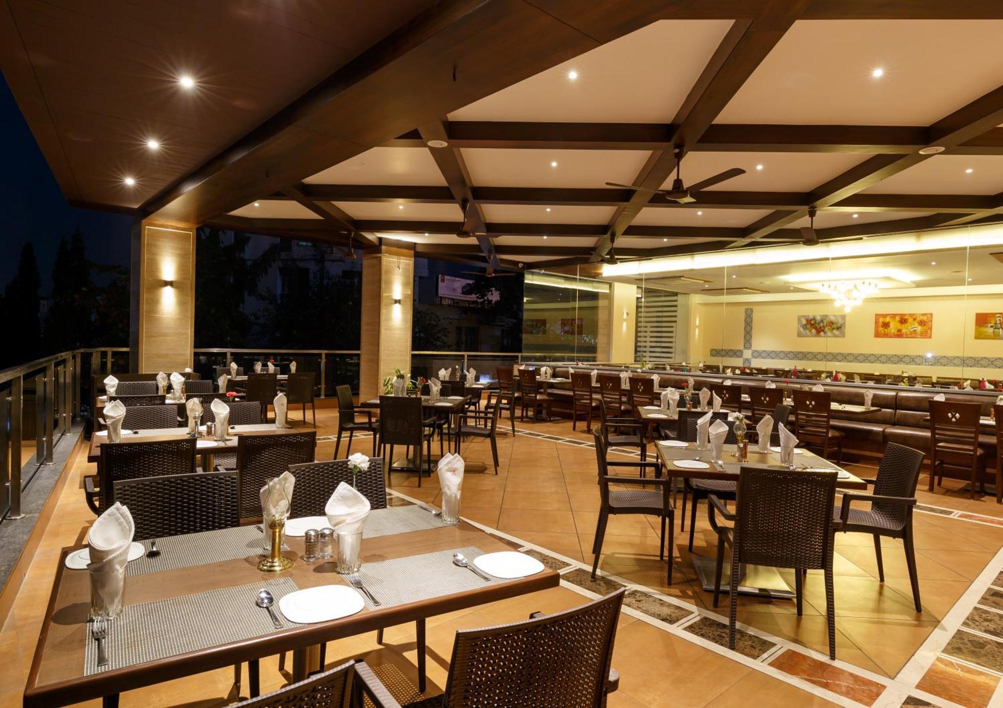 Hotel Ayodhya Kolhapur Extérieur photo