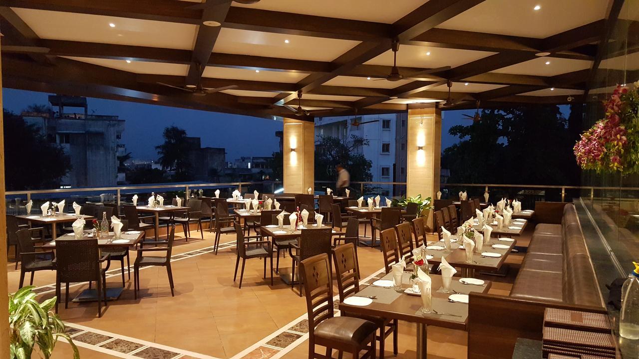 Hotel Ayodhya Kolhapur Extérieur photo