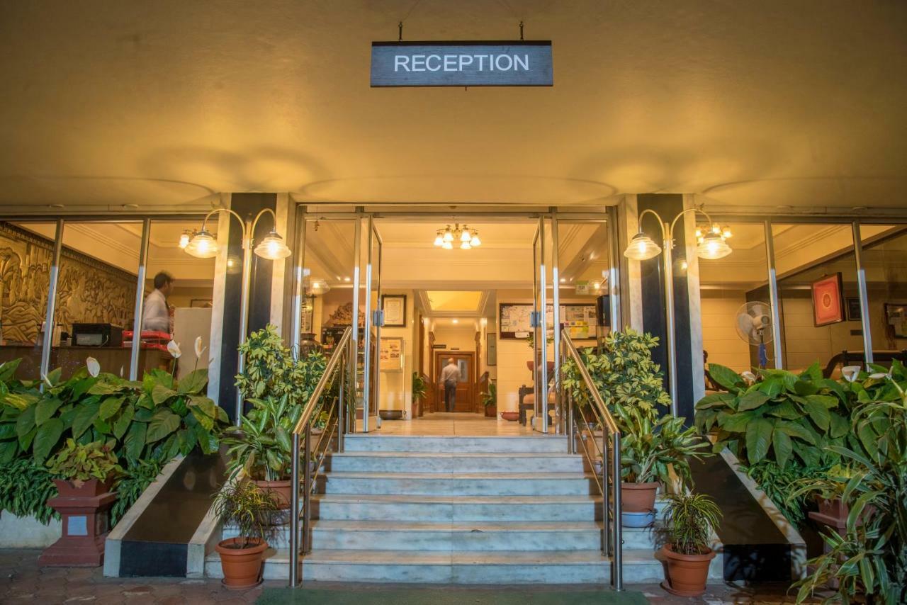 Hotel Ayodhya Kolhapur Extérieur photo