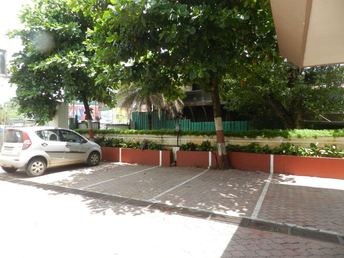 Hotel Ayodhya Kolhapur Extérieur photo