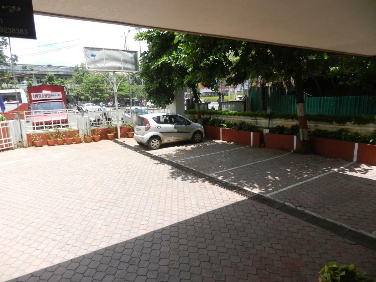 Hotel Ayodhya Kolhapur Extérieur photo