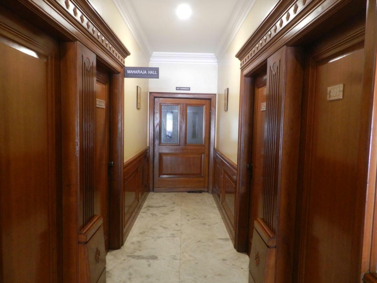 Hotel Ayodhya Kolhapur Extérieur photo