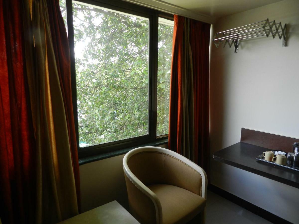Hotel Ayodhya Kolhapur Extérieur photo